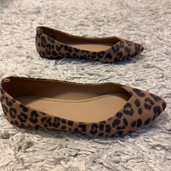 2/$15 Old Navy - Black & Brown Leopard Print Flats - Picture 4 of 9